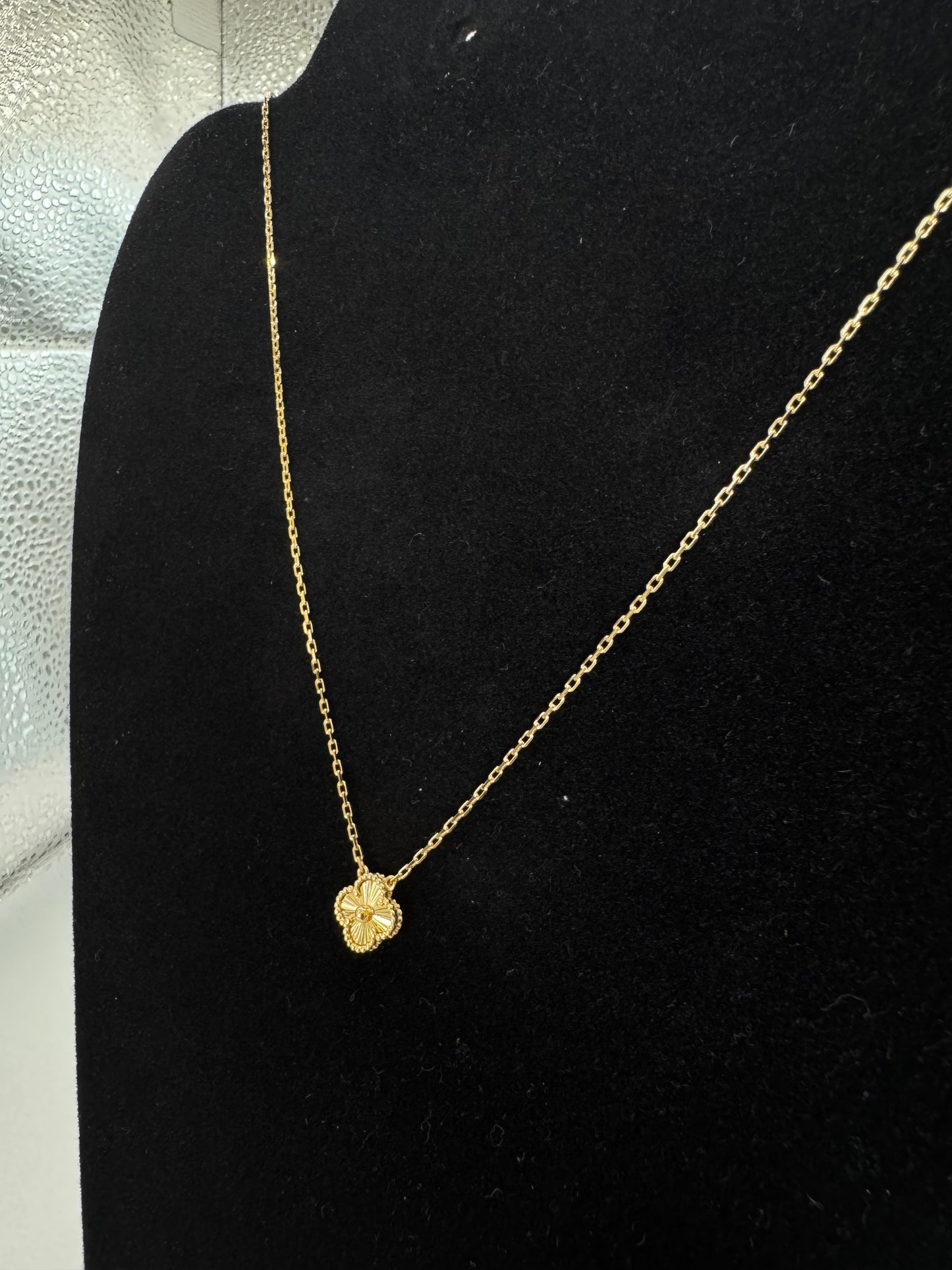 VCA Necklace - All Gold - 8mm Clover