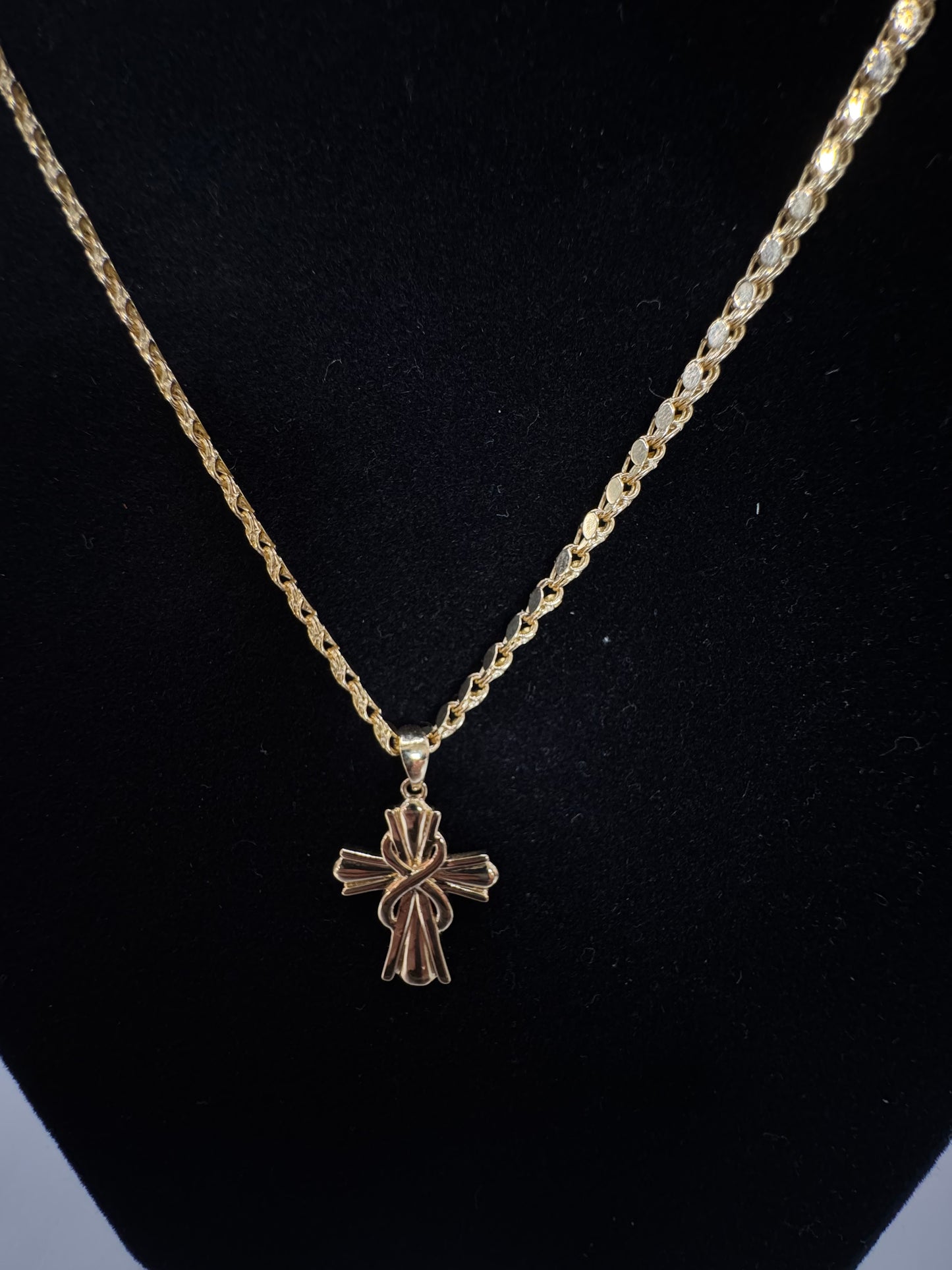 Damascus Chain Necklace with Cross Pendant
