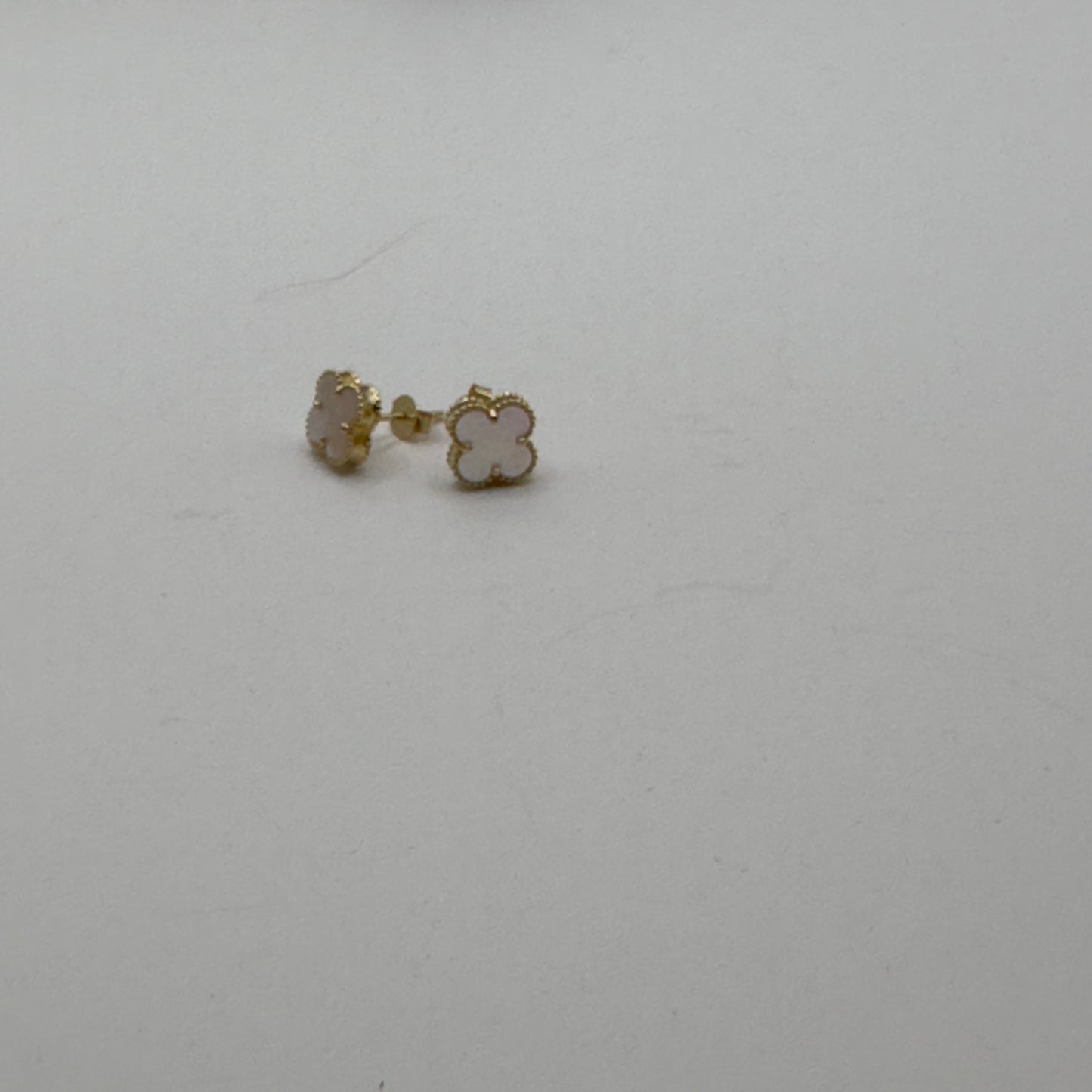 VCA - Clover studs earring -8mm- White