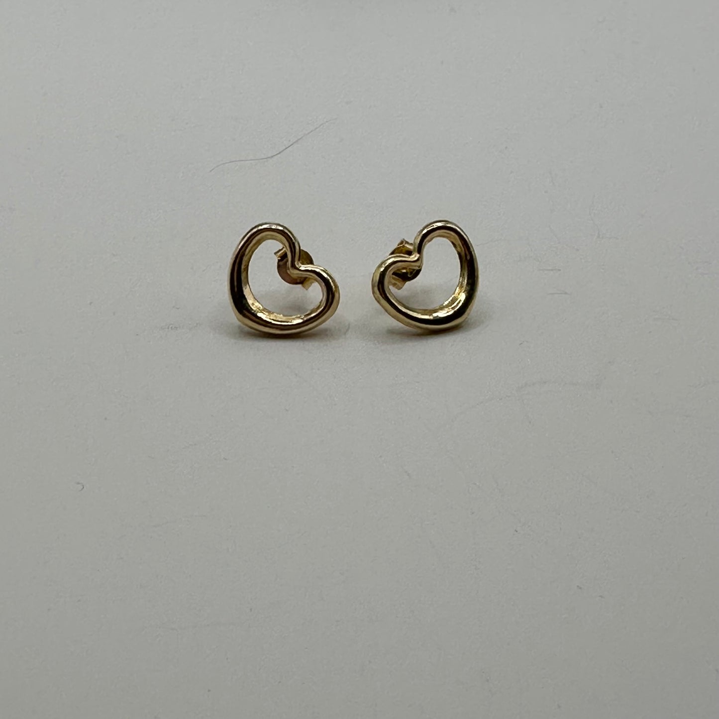 Open Heart studs earring