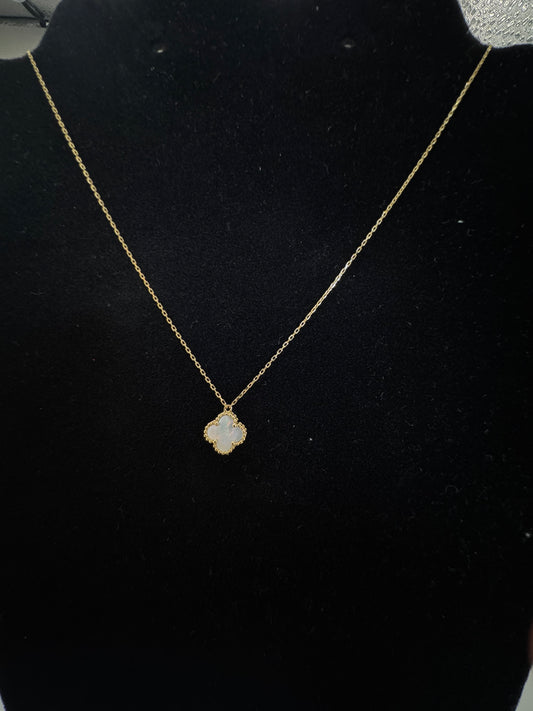 VCA necklace MOP
